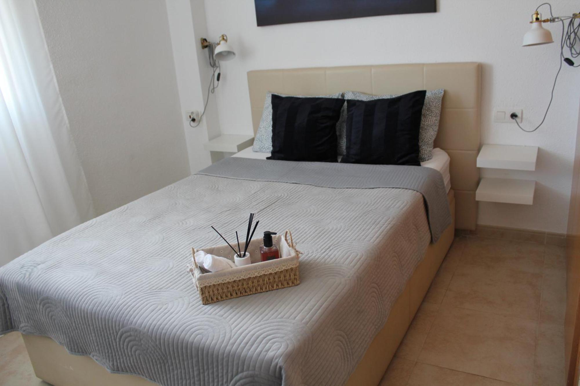 Naranja Apartament On The Beach 2 Bedrooms أوروبيسا ذيل مار المظهر الخارجي الصورة